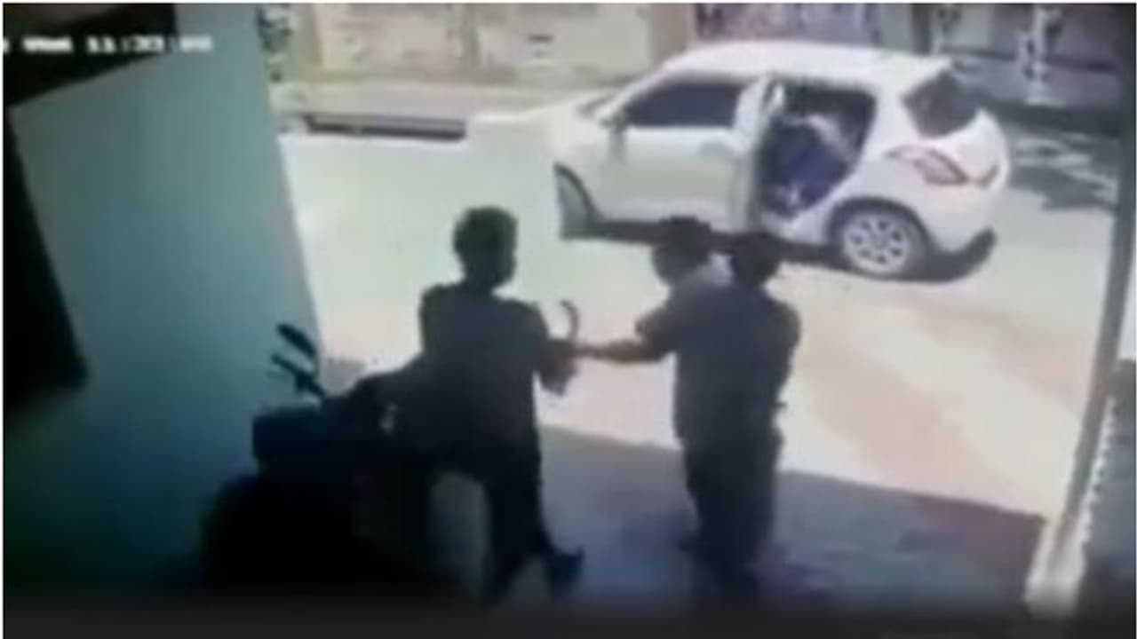 తల్లికి మత్తుమందిచ్చి బిడ్డ కిడ్నాప్... గంటల్లోనే చిన్నారిని కాపాడిన పోలీసులు