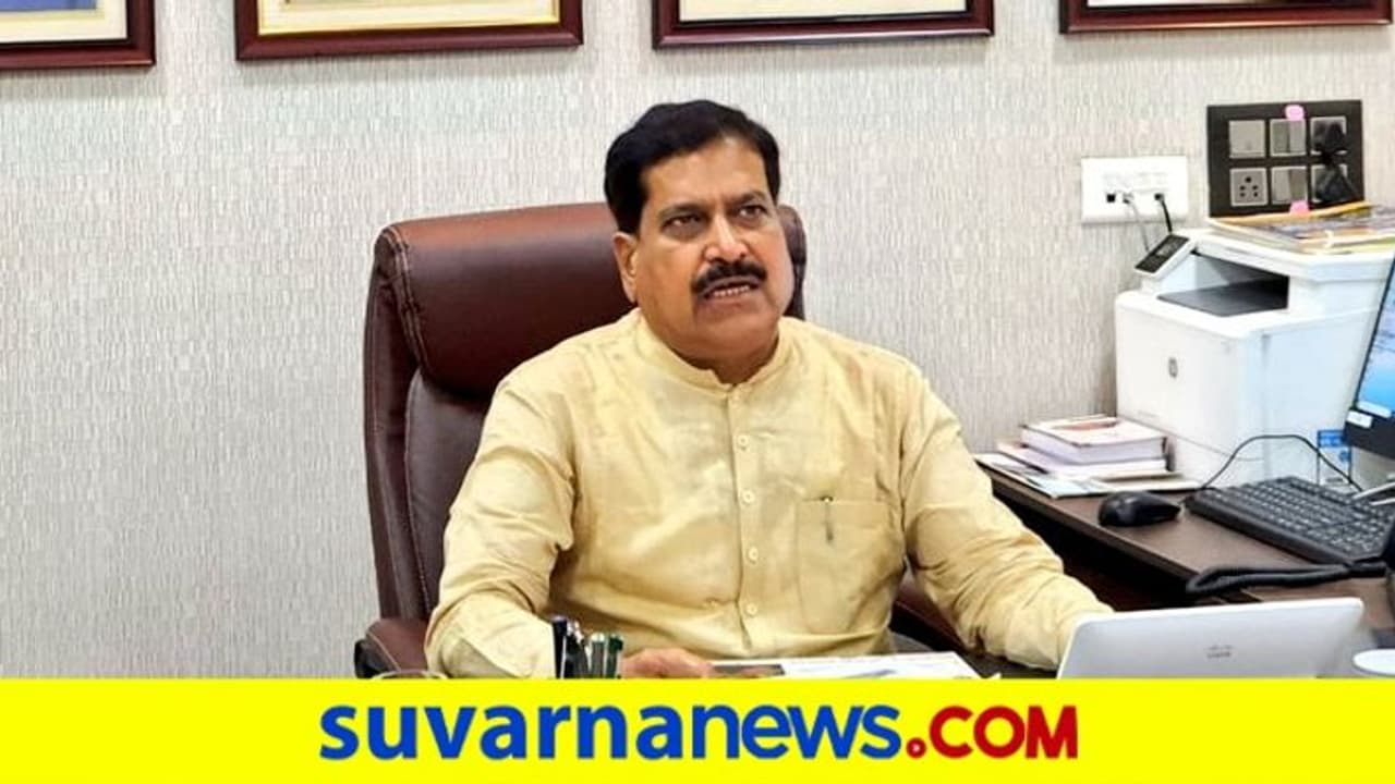 'ಕೊರೋನಾ ವಿಷಯದಲ್ಲಿ ನಿರ್ಲಕ್ಷ್ಯ ಸಲ್ಲದು, ಮಾಸ್ಕ್ ಧರಿಸಿದ್ದರೆ ಅಂಗಡಿ ಬದುಕಿರುತ್ತಿದ್ದರು' 'ಕೊರೋನಾ ವಿಷಯದಲ್ಲಿ ನಿರ್ಲಕ್ಷ್ಯ ಸಲ್ಲದು, ಮಾಸ್ಕ್ ಧರಿಸಿದ್ದರೆ ಅಂಗಡಿ ಬದುಕಿರುತ್ತಿದ್ದರು'