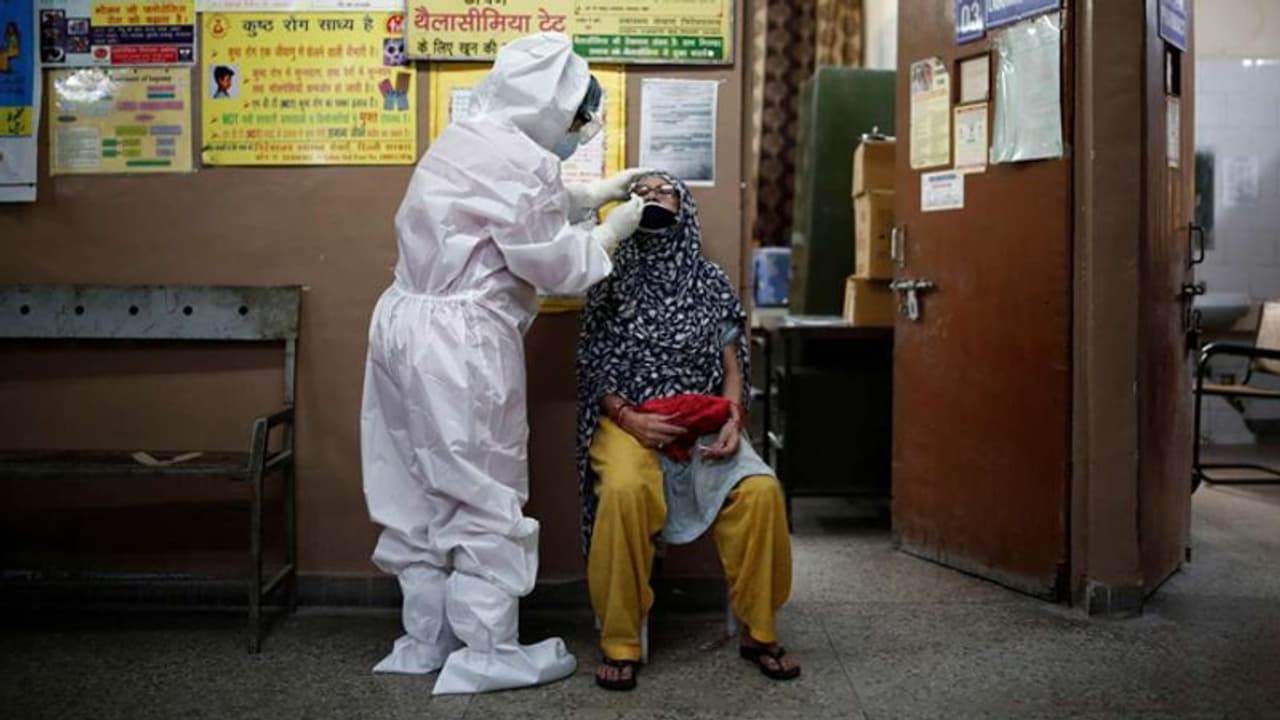 ఏపీలో కరోనా జోరు: ఆరున్నర లక్షలు దాటిన కేసులు ఏపీలో కరోనా జోరు: ఆరున్నర లక్షలు దాటిన కేసులు