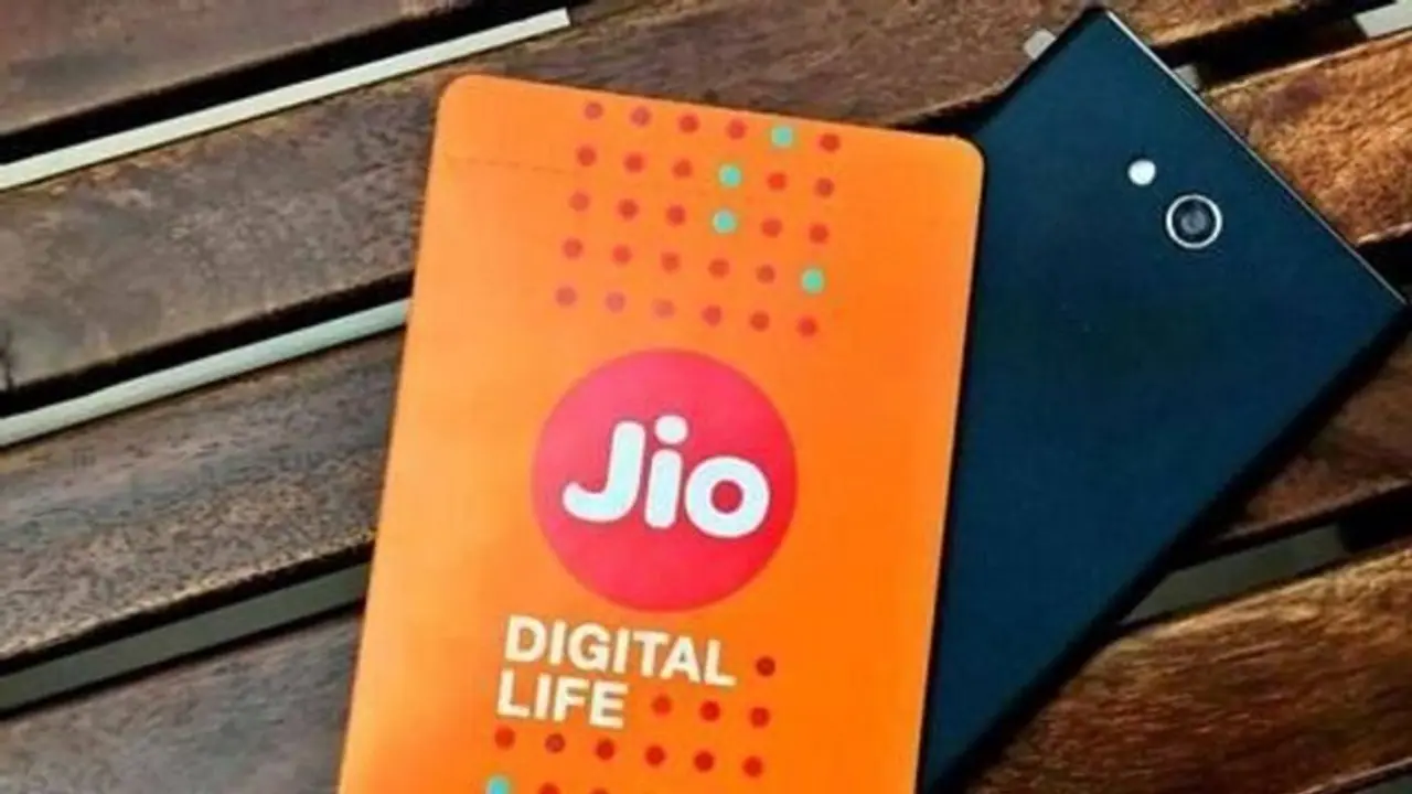 Jio का 399 रुपए वाला जोरदार प्लान, 75GB डेटा के साथ मिल रही दूसरी कई सुविधाएं Jio का 399 रुपए वाला जोरदार प्लान, 75GB डेटा के साथ मिल रही दूसरी कई सुविधाएं
