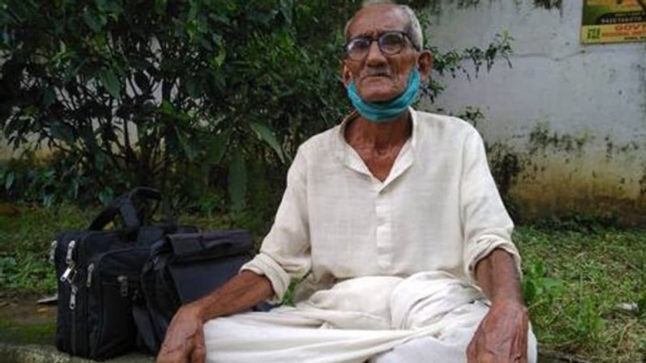 लालू यादव से मिलने पहुंचा उनका 85 साल का दोस्त, बताईं पुरानी यादें..कभी ठुकरा दिया था सांसद का टिकट लालू यादव से मिलने पहुंचा उनका 85 साल का दोस्त, बताईं पुरानी यादें..कभी ठुकरा दिया था सांसद का टिकट