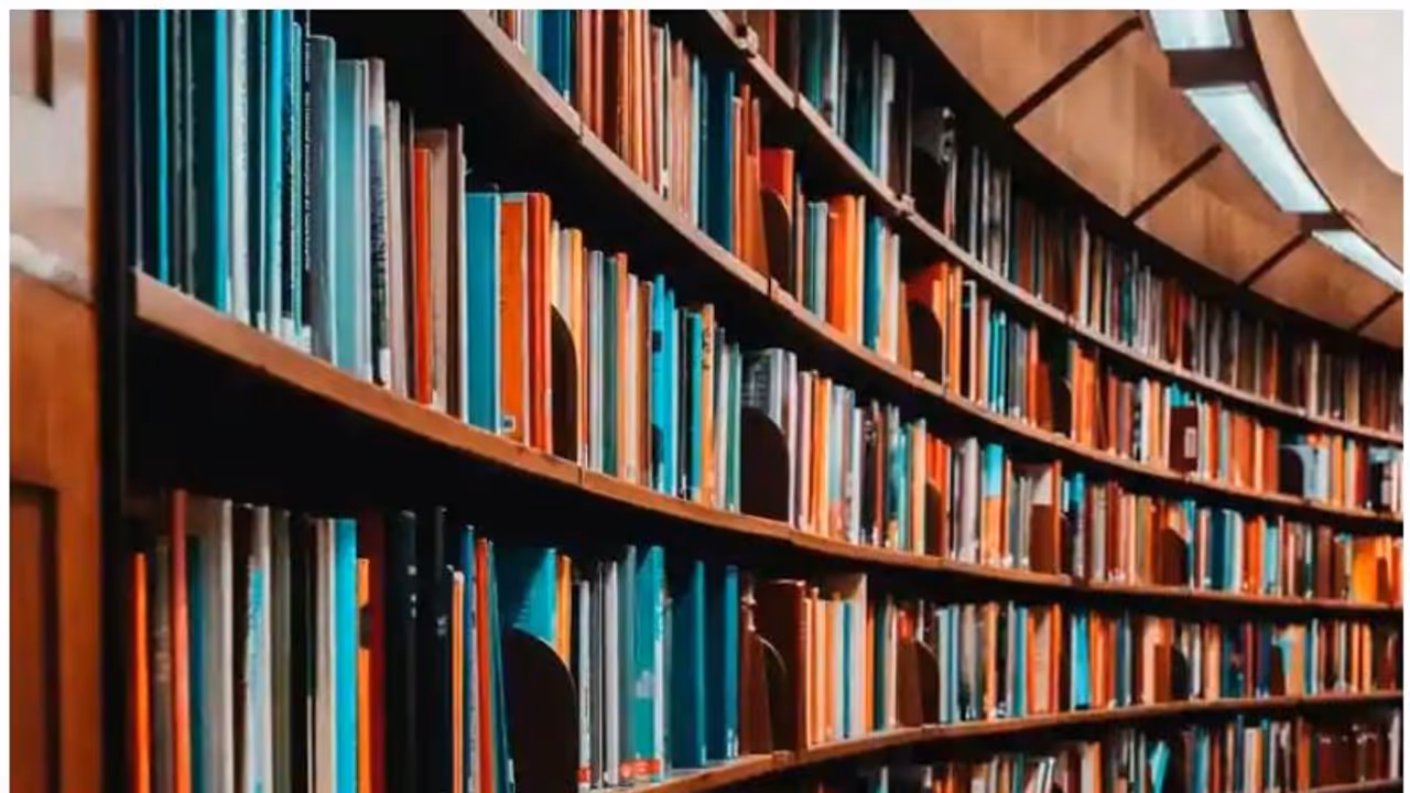 Goa library becomes richer by thousands of books, all thanks to a large hearted man