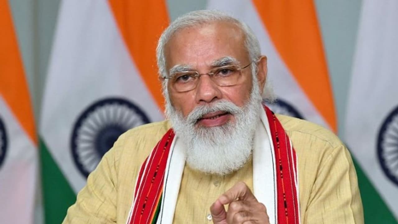 ആരോഗ്യം വര്ധിപ്പിക്കാന് 'മുരിങ്ങ പറാത്ത'; റെസിപി പങ്കുവയ്ക്കാമെന്ന് മോദി ആരോഗ്യം വര്ധിപ്പിക്കാന് 'മുരിങ്ങ പറാത്ത'; റെസിപി പങ്കുവയ്ക്കാമെന്ന് മോദി