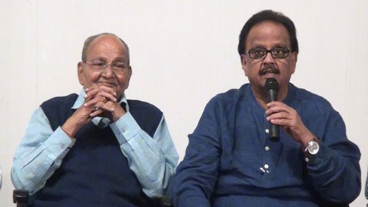 వాడు నా సోదరుడే కాదు, నా ఆరో ప్రాణం..కళాతపస్వీ కన్నీరు వాడు నా సోదరుడే కాదు, నా ఆరో ప్రాణం..కళాతపస్వీ కన్నీరు