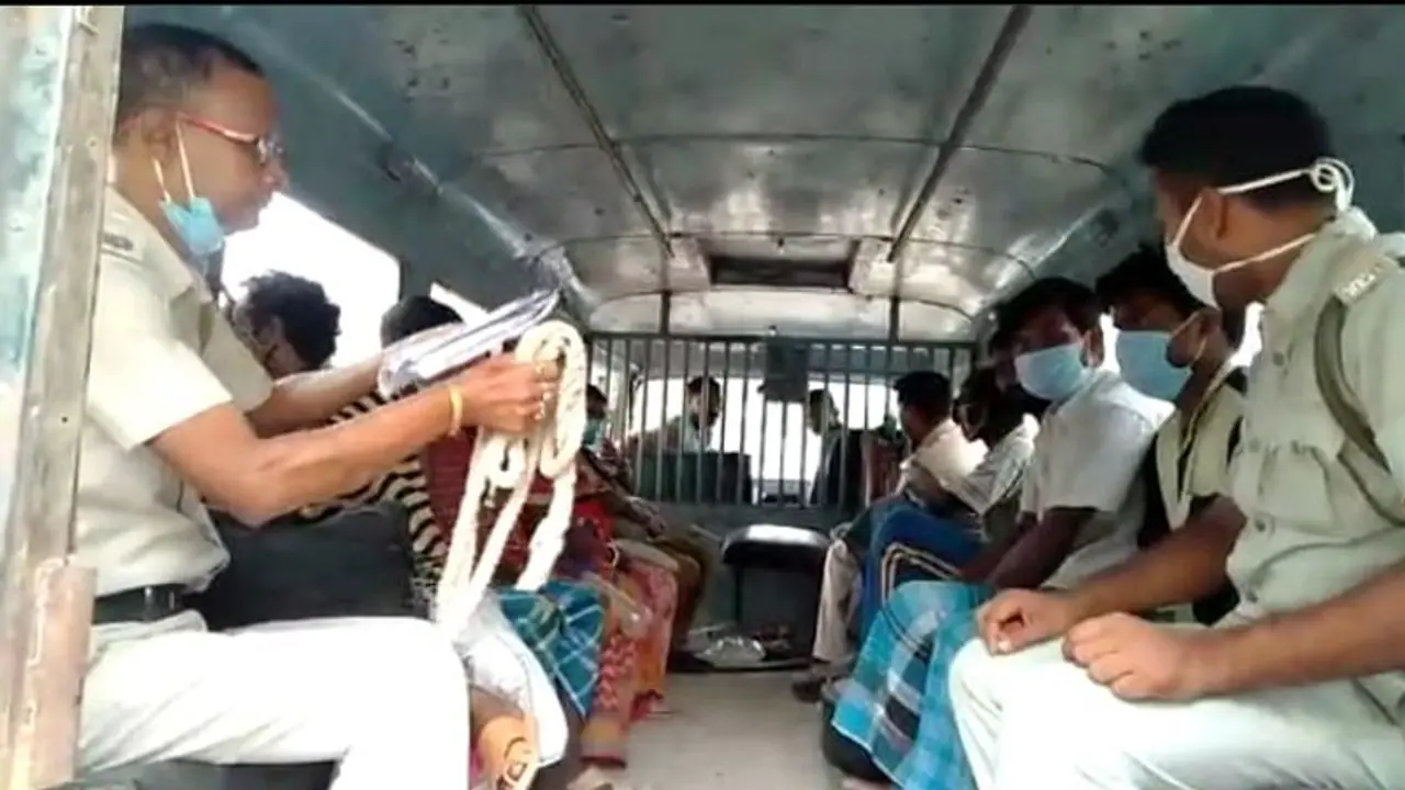 ধারালো অস্ত্র দেখিয়ে মহিলা বিমাকর্মীকে ধর্ষণ, চার বছরের সশ্রম কারাদণ্ড যুবকের