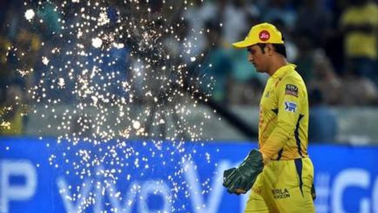 మహేంద్ర సింగ్ ధోనీ రికార్డును బ్రేక్ చేసిన మహిళా వికెట్ కీపర్... మహేంద్ర సింగ్ ధోనీ రికార్డును బ్రేక్ చేసిన మహిళా వికెట్ కీపర్...