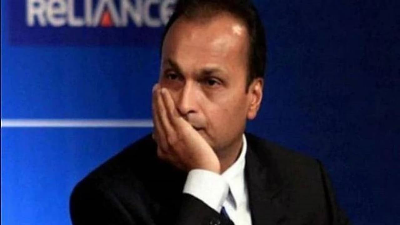 நீதிமன்ற செலவுக்கே பணமில்லை.. உலகப்பணக்காரர் நகையை விற்று வழக்கு பார்க்கிறாராம்..! நீதிமன்ற செலவுக்கே பணமில்லை.. உலகப்பணக்காரர் நகையை விற்று வழக்கு பார்க்கிறாராம்..!