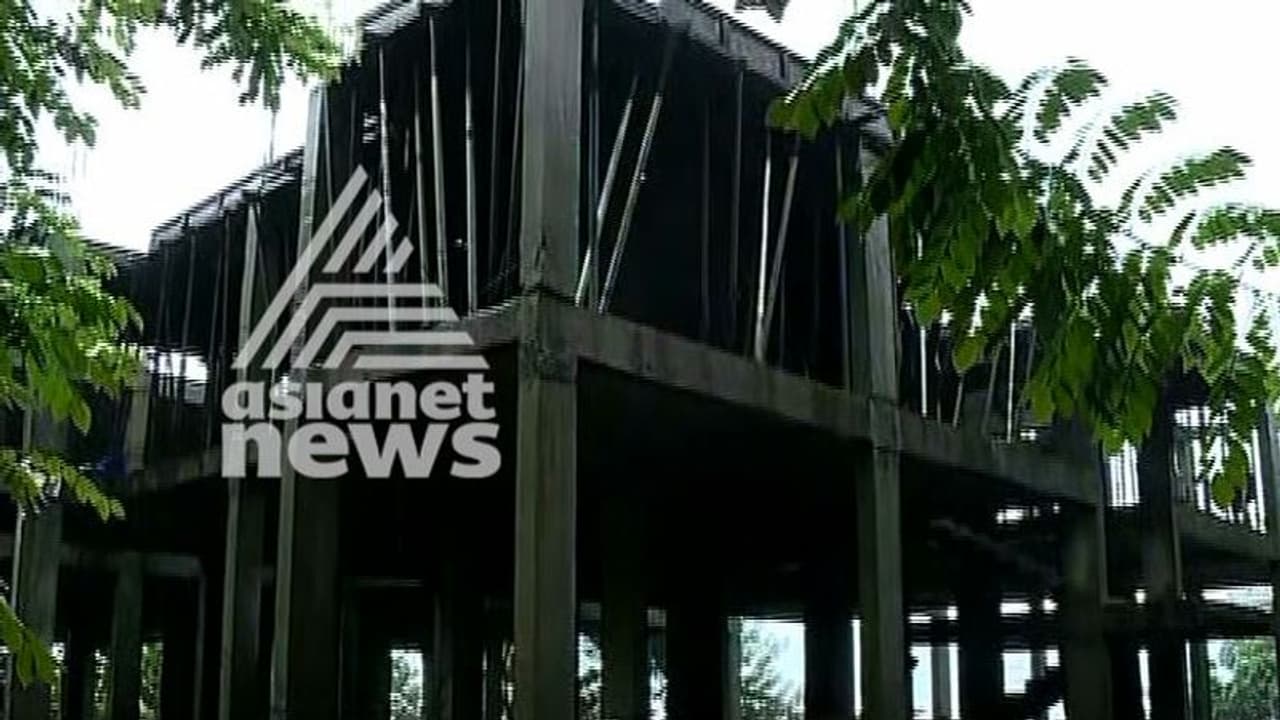 വടക്കാഞ്ചേരി നഗരസഭയിൽ സിബിഐ പരിശോധന; ഫ്ളാറ്റ് നിർമ്മാണം യൂണിടാക്ക് നിർത്തി വടക്കാഞ്ചേരി നഗരസഭയിൽ സിബിഐ പരിശോധന; ഫ്ളാറ്റ് നിർമ്മാണം യൂണിടാക്ക് നിർത്തി