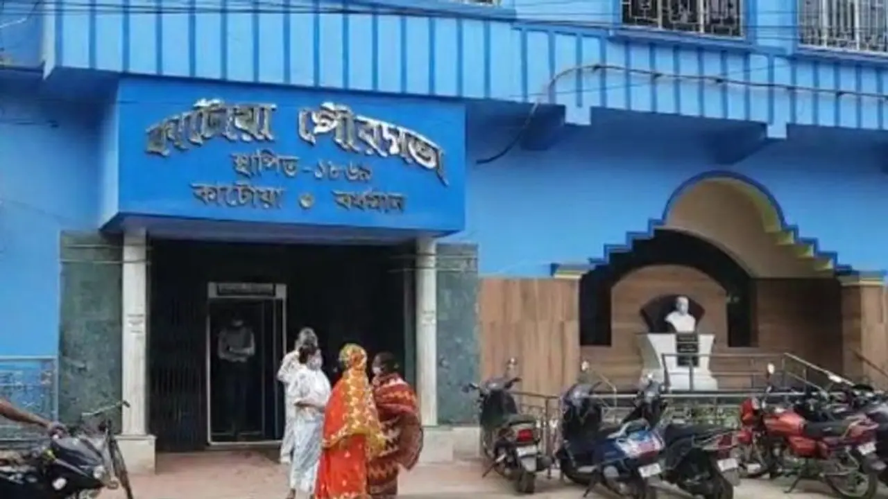 লক্ষাধিক টাকা কর বকেয়া, রাজ্যের দুটি পুরসভার অ্যাকাউন্ট ফ্লিজ করল জিএসটি দপ্তর