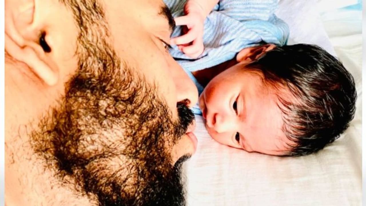 রাজের সঙ্গে খেলায় মত্ত ছোট্ট ইউভান, মুহূর্তে ভাইরাল স্টারকিডের ফান মোমেন্ট রাজের সঙ্গে খেলায় মত্ত ছোট্ট ইউভান, মুহূর্তে ভাইরাল স্টারকিডের ফান মোমেন্ট