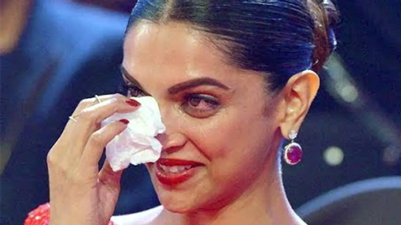 Deepika Padukone gets emotional, celebrates 3 years of Padmaavat (Watch Video) Deepika Padukone gets emotional, celebrates 3 years of Padmaavat (Watch Video)