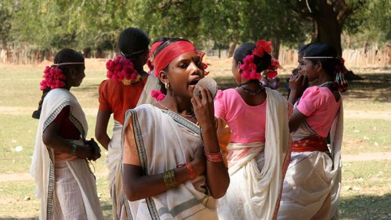 പ്രായപൂര്ത്തിയായാല് മുതിര്ന്നവരുടെ അനുവാദത്തോടെ ഒരുമിച്ച് കഴിയാം, പിരിയണമെങ്കില് പിരിയാം; വേറിട്ട ആചാരം പ്രായപൂര്ത്തിയായാല് മുതിര്ന്നവരുടെ അനുവാദത്തോടെ ഒരുമിച്ച് കഴിയാം, പിരിയണമെങ്കില് പിരിയാം; വേറിട്ട ആചാരം