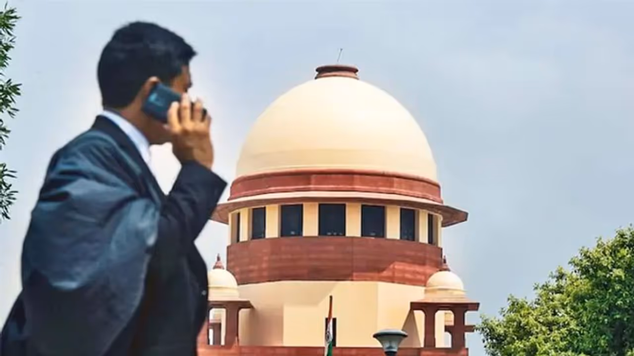 రుణాలపై వడ్డీ మాఫీ విషయంలో కేంద్రం కీలక నిర్ణయం.. సుప్రీంకోర్టులో అఫిడవిట్ దాఖలు రుణాలపై వడ్డీ మాఫీ విషయంలో కేంద్రం కీలక నిర్ణయం.. సుప్రీంకోర్టులో అఫిడవిట్ దాఖలు