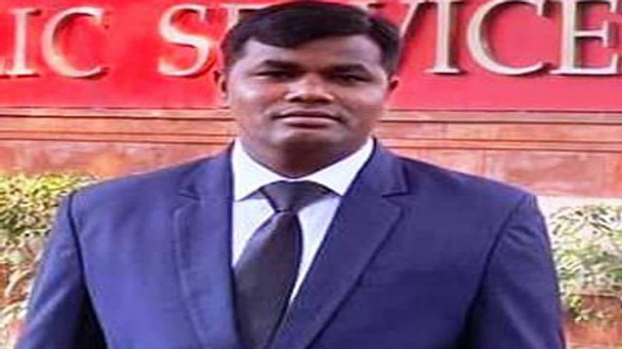 ఎగ్జామ్ రాయలేదు, ఇంటర్వ్యూకు వెళ్లలేదు... అయినా రెండు సార్లు సివిల్స్ ర్యాంకర్ ఎగ్జామ్ రాయలేదు, ఇంటర్వ్యూకు వెళ్లలేదు... అయినా రెండు సార్లు సివిల్స్ ర్యాంకర్