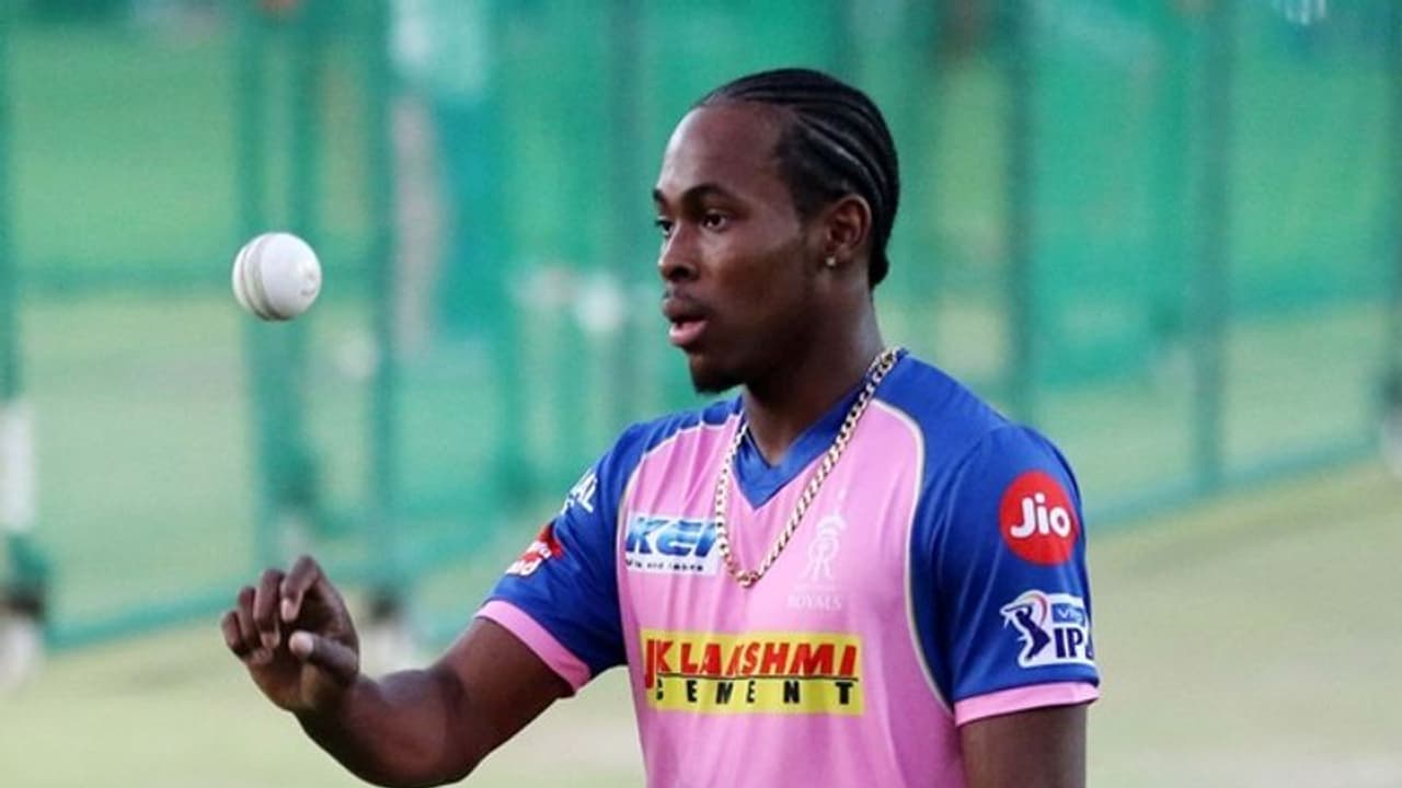 IPL 2020: Watch Jofra Archer as he takes a one handed stunner IPL 2020: Watch Jofra Archer as he takes a one handed stunner