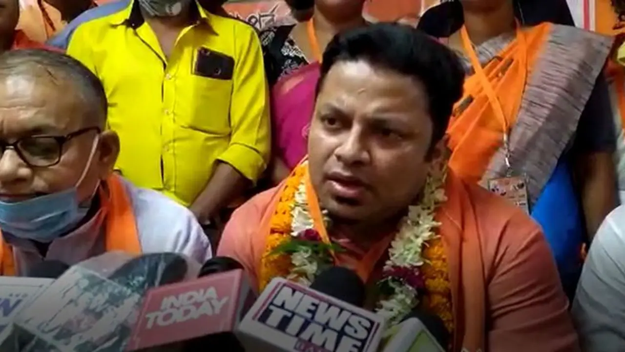 ಕೊರೋನಾ ಬಂದ್ರೆ ಮಮತಾ ತಬ್ಬಿಕೊಳ್ಳುತ್ತಿದ್ದೇನೆ ಎಂದಿದ್ದ ಬಿಜೆಪಿ ಮುಖಂಡನಿಗೆ ಪಾಸಿಟಿವ್! ಕೊರೋನಾ ಬಂದ್ರೆ ಮಮತಾ ತಬ್ಬಿಕೊಳ್ಳುತ್ತಿದ್ದೇನೆ ಎಂದಿದ್ದ ಬಿಜೆಪಿ ಮುಖಂಡನಿಗೆ ಪಾಸಿಟಿವ್!