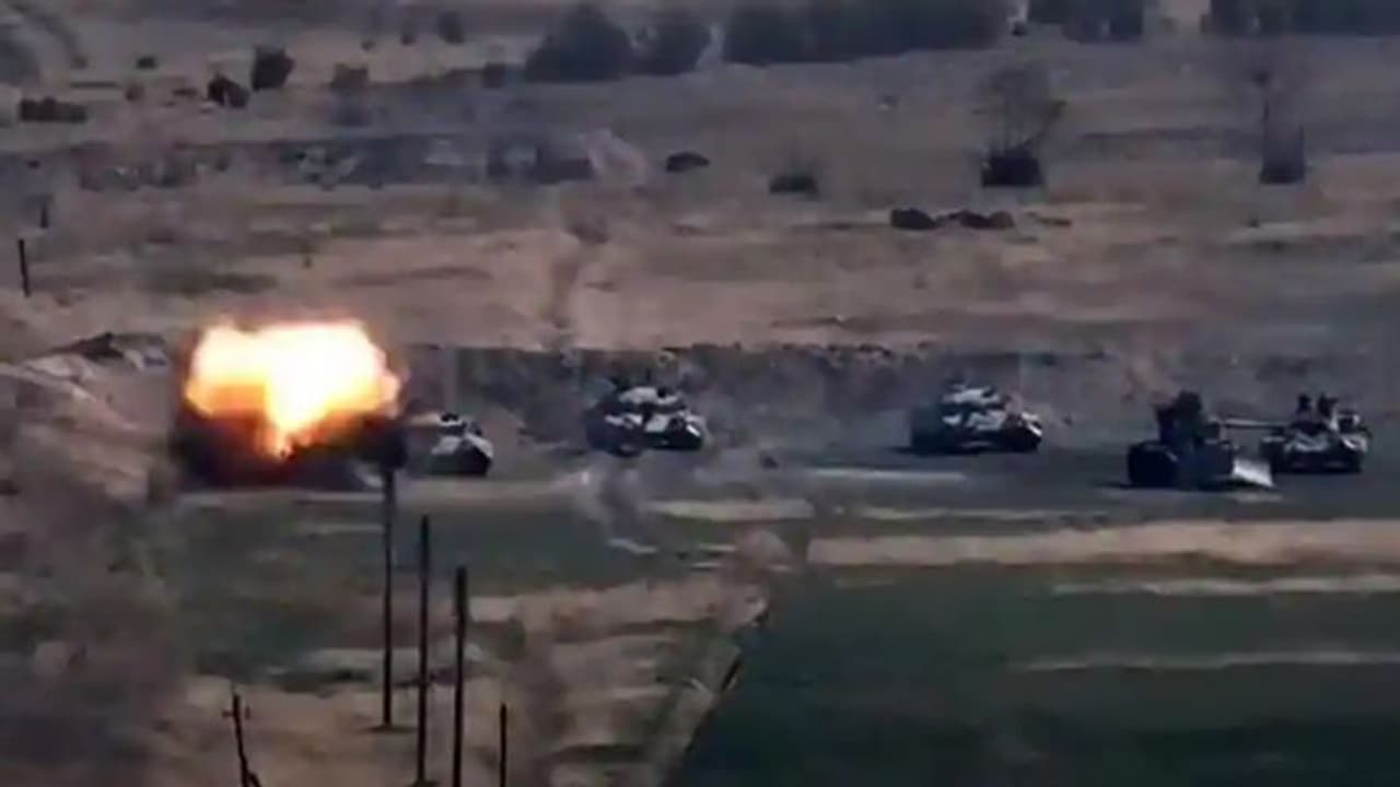 इन दो देशों के बीच शुरू हुआ युद्ध, दोनों ओर से हवाई और टैंक से हमले जारी; 23 की मौत; 100 जख्मी इन दो देशों के बीच शुरू हुआ युद्ध, दोनों ओर से हवाई और टैंक से हमले जारी; 23 की मौत; 100 जख्मी