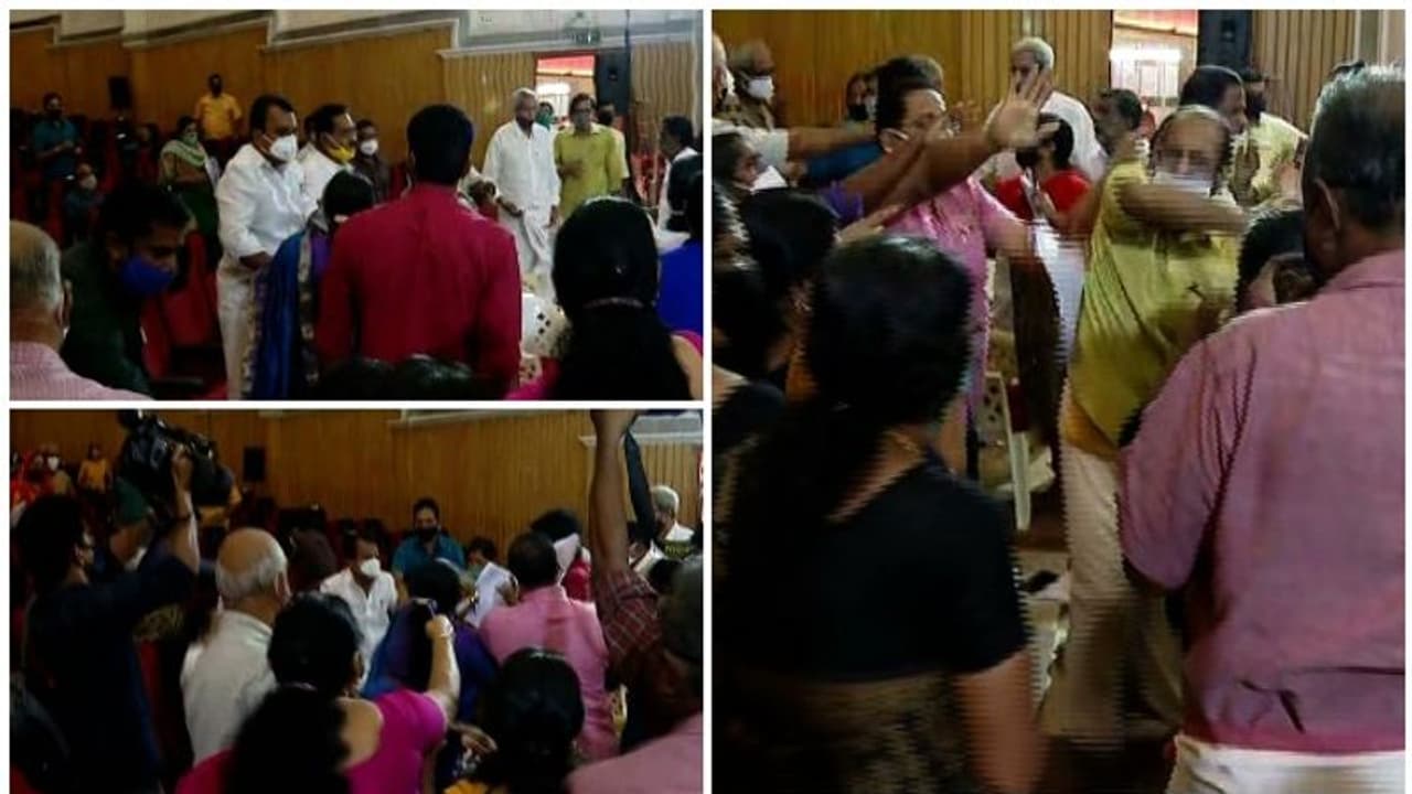 അജണ്ടയെ ചൊല്ലിയുള്ള തർക്കം; കോഴിക്കോട് നഗരസഭാ കൗൺസിൽ യോഗത്തിൽ കയ്യാങ്കളി അജണ്ടയെ ചൊല്ലിയുള്ള തർക്കം; കോഴിക്കോട് നഗരസഭാ കൗൺസിൽ യോഗത്തിൽ കയ്യാങ്കളി