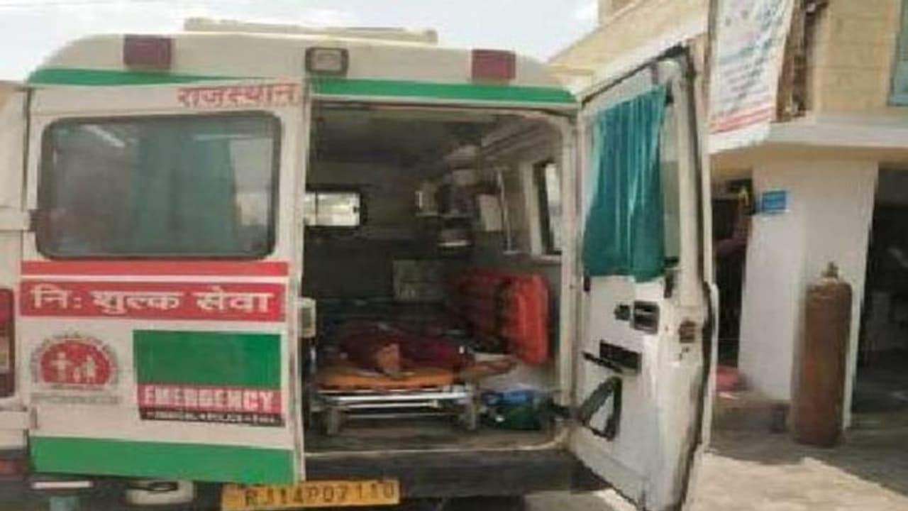 200 డెడ్బాడీలు స్మశానానికి: కరోనాతో అంబులెన్స్ డ్రైవర్ మృతి 200 డెడ్బాడీలు స్మశానానికి: కరోనాతో అంబులెన్స్ డ్రైవర్ మృతి