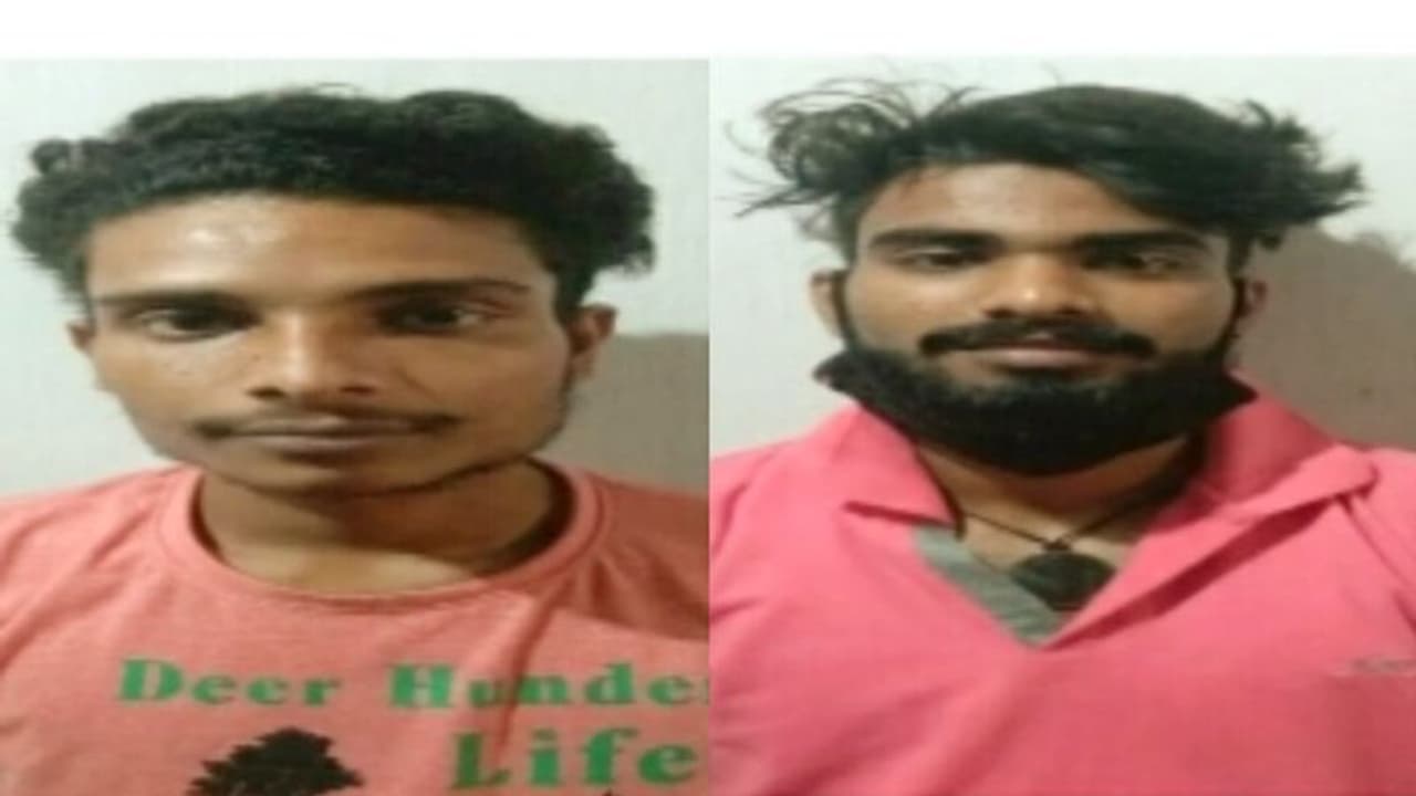 ഡോക്ടർമാരെന്ന വ്യാജേന എത്തി മൊബൈൽ മോഷണം; യുവാക്കൾ അറസ്റ്റിൽ ഡോക്ടർമാരെന്ന വ്യാജേന എത്തി മൊബൈൽ മോഷണം; യുവാക്കൾ അറസ്റ്റിൽ