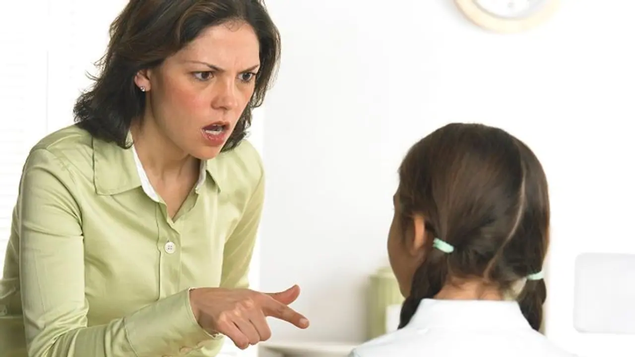 क्या आपके बच्चे में भी लग रही है चोरी करने की आदत, ये 5 तरीके होंगे कारगर