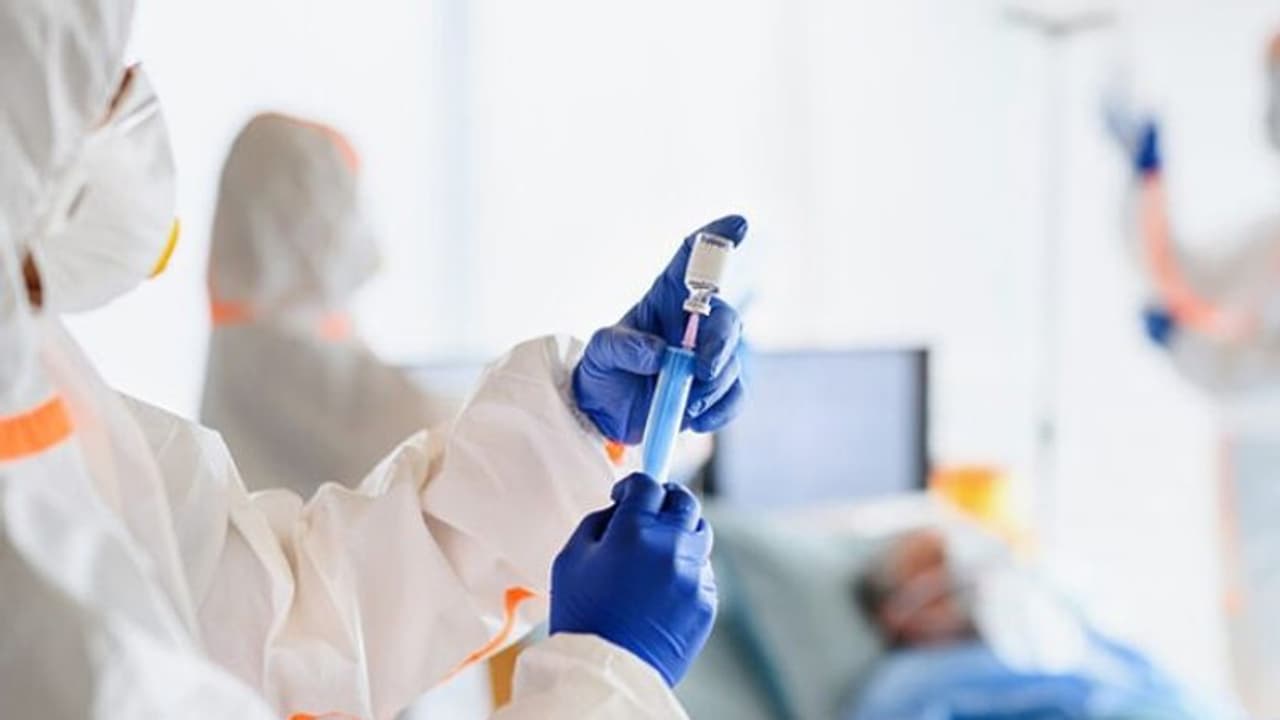 Omicron : ഒമിക്രോണ്‍; ആദ്യമരണം സ്ഥിരീകരിച്ച് യുകെ