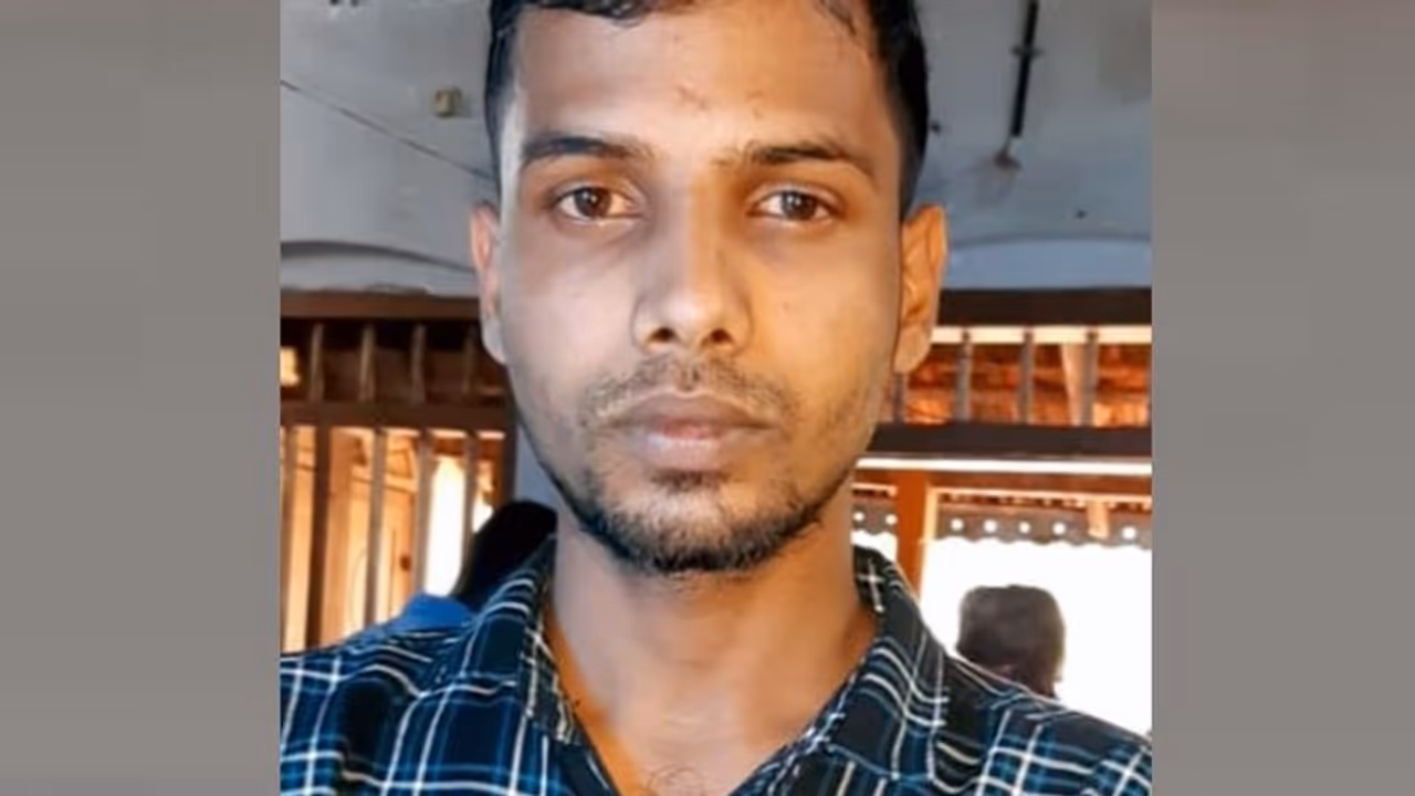 ആലപ്പുഴയില് ബൈക്കുകള് കൂട്ടിയിടിച്ച് യുവാവ് മരിച്ചു ആലപ്പുഴയില് ബൈക്കുകള് കൂട്ടിയിടിച്ച് യുവാവ് മരിച്ചു