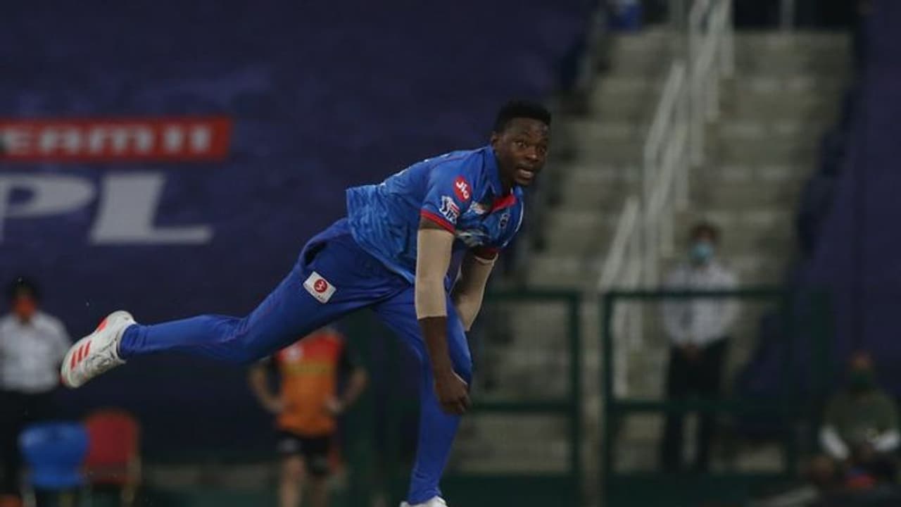 മൂന്ന് വിക്കറ്റ് നഷ്ടം; ഡല്ഹി കാപിറ്റല്സിനെതിരെ സണ്റൈസേഴ്സ് ഹൈദരാബാദന്റെ തുടക്കം തകര്ച്ചയോടെ മൂന്ന് വിക്കറ്റ് നഷ്ടം; ഡല്ഹി കാപിറ്റല്സിനെതിരെ സണ്റൈസേഴ്സ് ഹൈദരാബാദന്റെ തുടക്കം തകര്ച്ചയോടെ