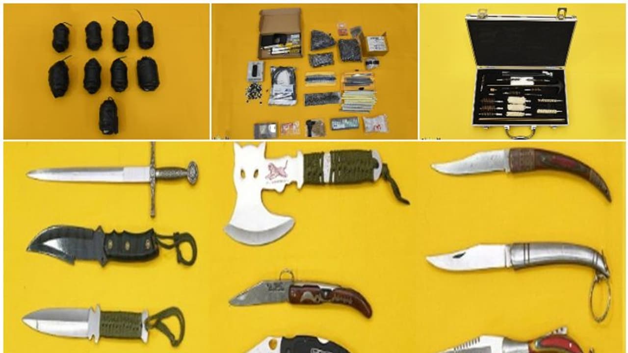 സൗദി അറേബ്യയിൽ 10 ഭീകരര് അറസ്റ്റില്; സ്ഫോടക വസ്തുക്കളും ആയുധങ്ങളും പിടിച്ചെടുത്തു സൗദി അറേബ്യയിൽ 10 ഭീകരര് അറസ്റ്റില്; സ്ഫോടക വസ്തുക്കളും ആയുധങ്ങളും പിടിച്ചെടുത്തു