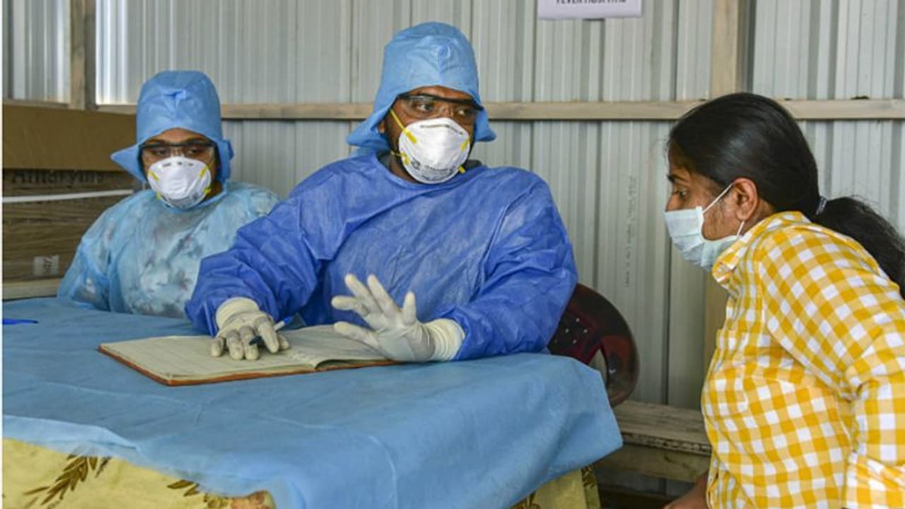 ഇന്ന് ഒൻപത് ജില്ലകളിൽ അഞ്ഞൂറിലേറെ കൊവിഡ് കേസുകൾ: 4092 പേർക്ക് രോഗമുക്തി ഇന്ന് ഒൻപത് ജില്ലകളിൽ അഞ്ഞൂറിലേറെ കൊവിഡ് കേസുകൾ: 4092 പേർക്ക് രോഗമുക്തി