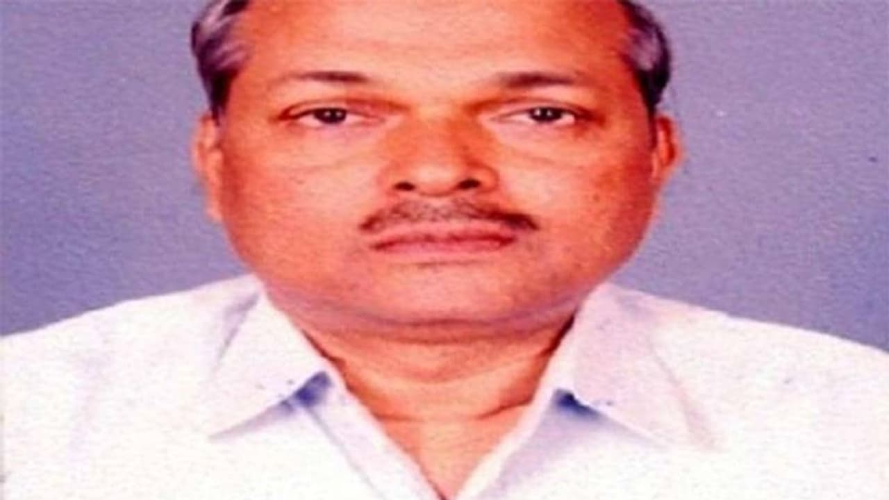 బాబ్రీ మసీదు కూల్చివేతపై సీబీఐ కోర్టు తీర్పు: ఎవరీ సురేంద్ర యాదవ్.... బాబ్రీ మసీదు కూల్చివేతపై సీబీఐ కోర్టు తీర్పు: ఎవరీ సురేంద్ర యాదవ్....