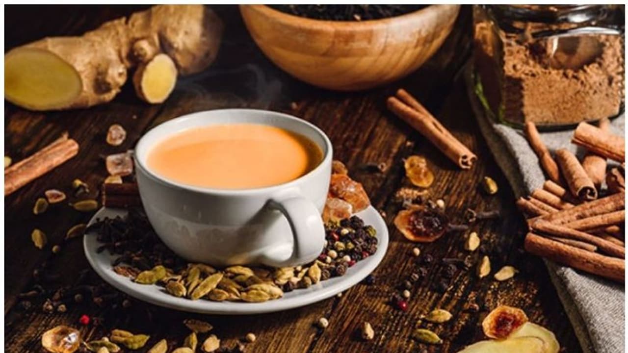 ഇതാ ഒരു സ്പെഷ്യൽ ചായ, ഒരു തവണ കുടിച്ചാൽ വീണ്ടും കുടിക്കാൻ തോന്നും ഇതാ ഒരു സ്പെഷ്യൽ ചായ, ഒരു തവണ കുടിച്ചാൽ വീണ്ടും കുടിക്കാൻ തോന്നും