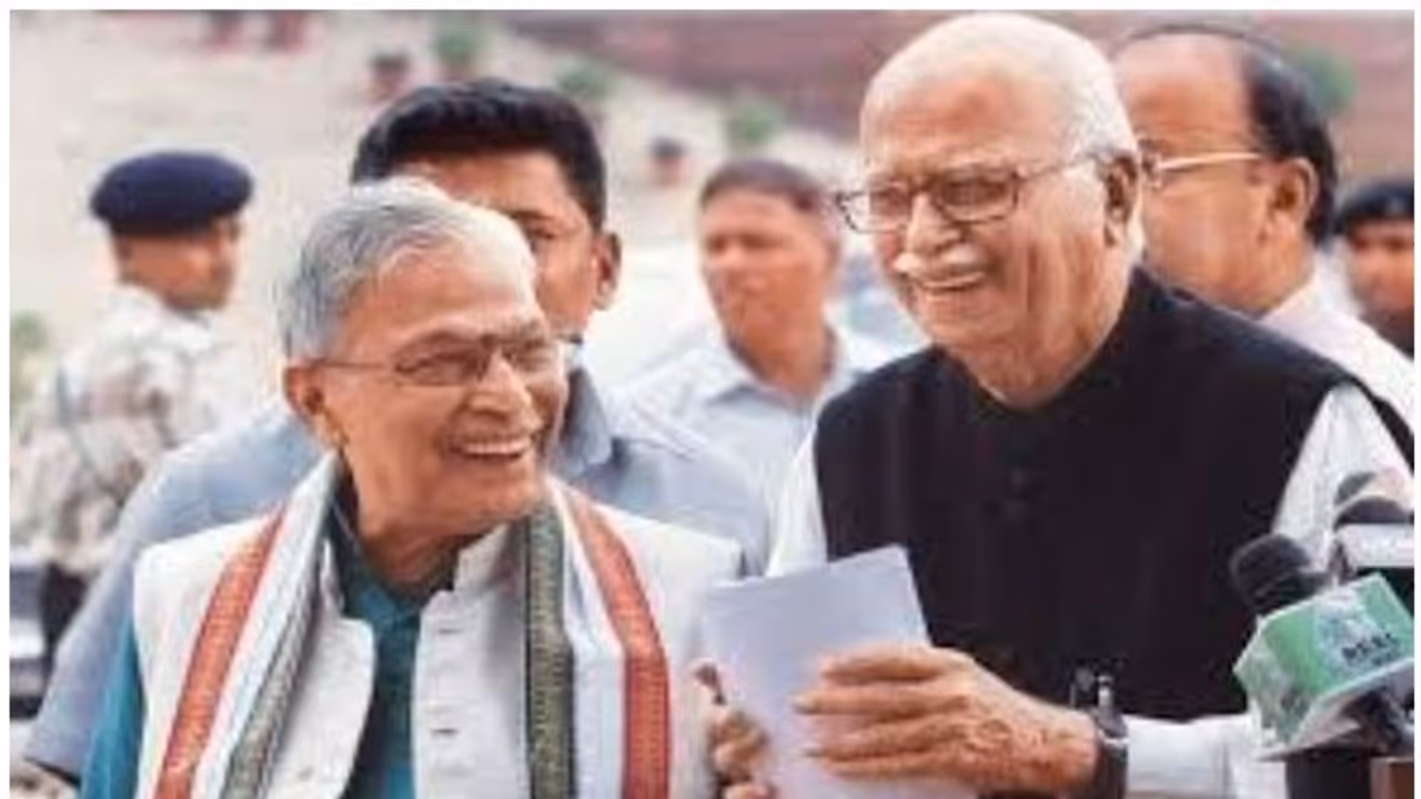 അയോധ്യ അധ്യായത്തിന് തിരശ്ശീല വീഴുന്നു; സംഘപരിവാറിന് ഇത് രാഷ്ട്രീയ വിജയം അയോധ്യ അധ്യായത്തിന് തിരശ്ശീല വീഴുന്നു; സംഘപരിവാറിന് ഇത് രാഷ്ട്രീയ വിജയം