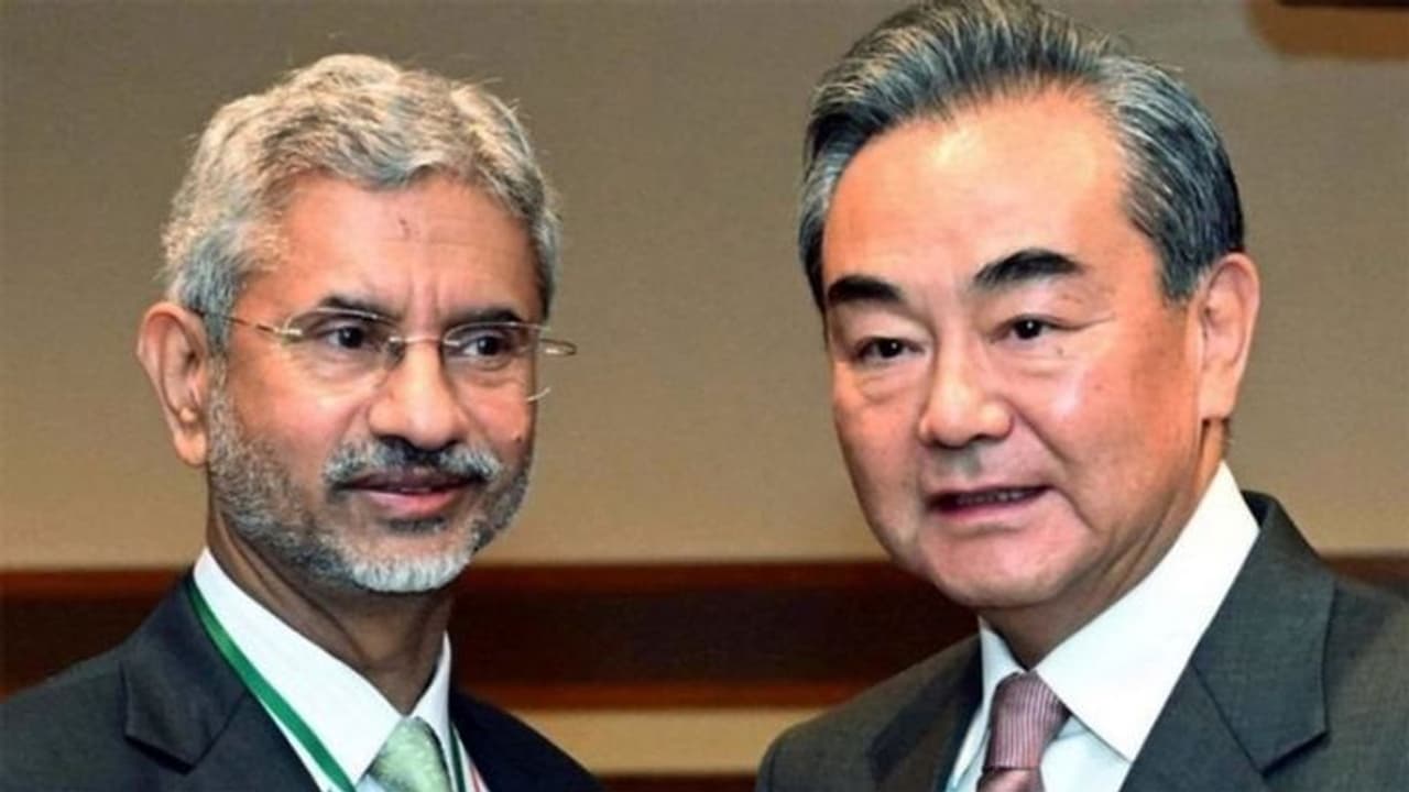 भारत चीन सीमा विवाद के बीच सैन्य स्तर पर फिर हुई वर्चुअल बैठक, जल्द होगी अगले दौर की बैठक भारत चीन सीमा विवाद के बीच सैन्य स्तर पर फिर हुई वर्चुअल बैठक, जल्द होगी अगले दौर की बैठक