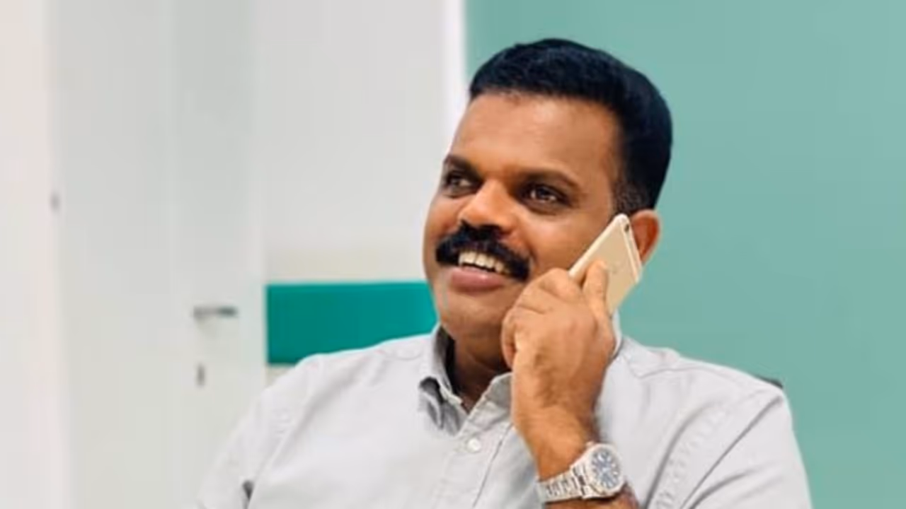 നയതന്ത്ര ചാനൽ വഴി സ്വർണം എത്തിച്ചതിൽ കാരാട്ട് ഫൈസലിന് നിർണായക പങ്കെന്ന് കസ്റ്റംസ് നയതന്ത്ര ചാനൽ വഴി സ്വർണം എത്തിച്ചതിൽ കാരാട്ട് ഫൈസലിന് നിർണായക പങ്കെന്ന് കസ്റ്റംസ്