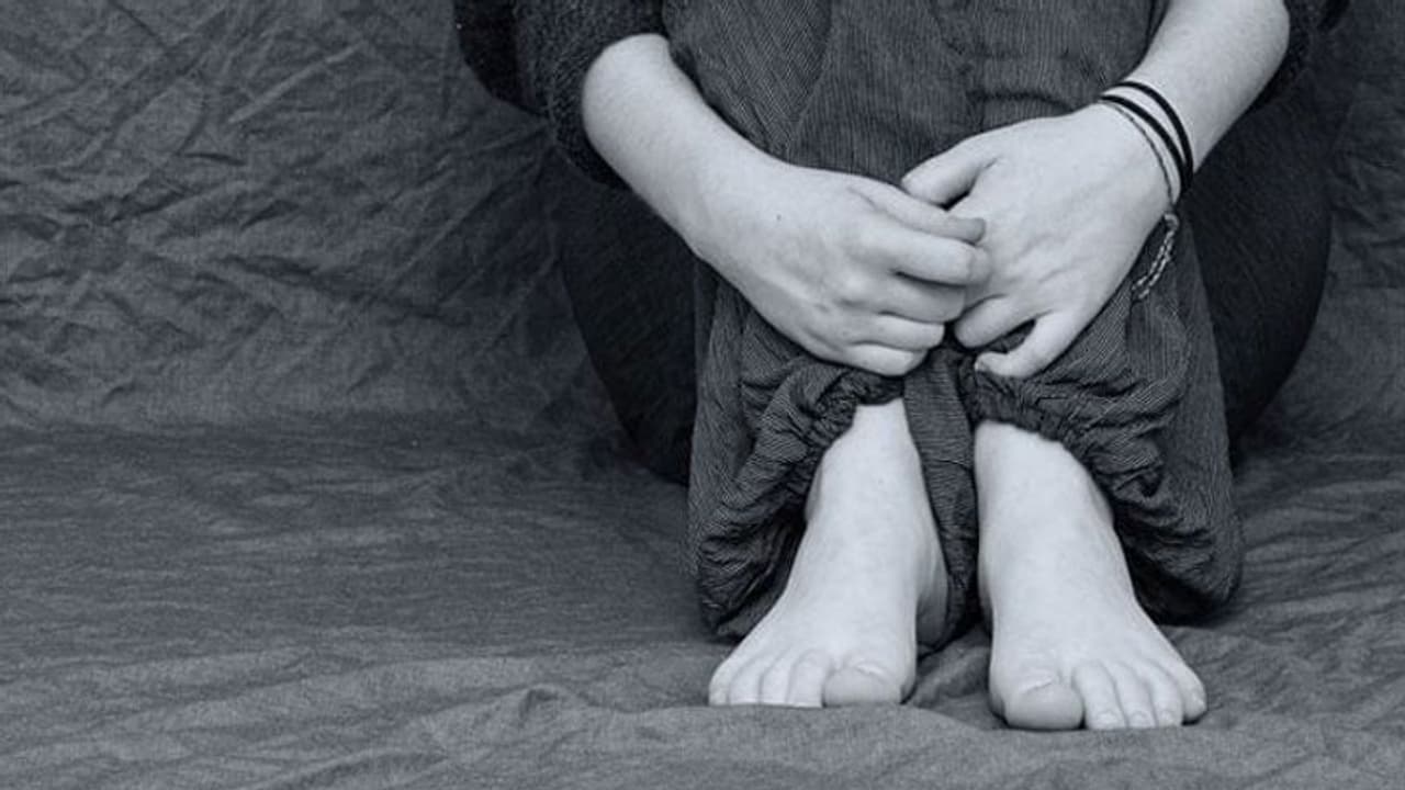 హోటల్లో గది బుక్ చేసి రమ్మన్నాడు, ఆ తర్వాత ముఖం చాటేశాడు: ప్రియుడిపై యువతి ఫిర్యాదు హోటల్లో గది బుక్ చేసి రమ్మన్నాడు, ఆ తర్వాత ముఖం చాటేశాడు: ప్రియుడిపై యువతి ఫిర్యాదు