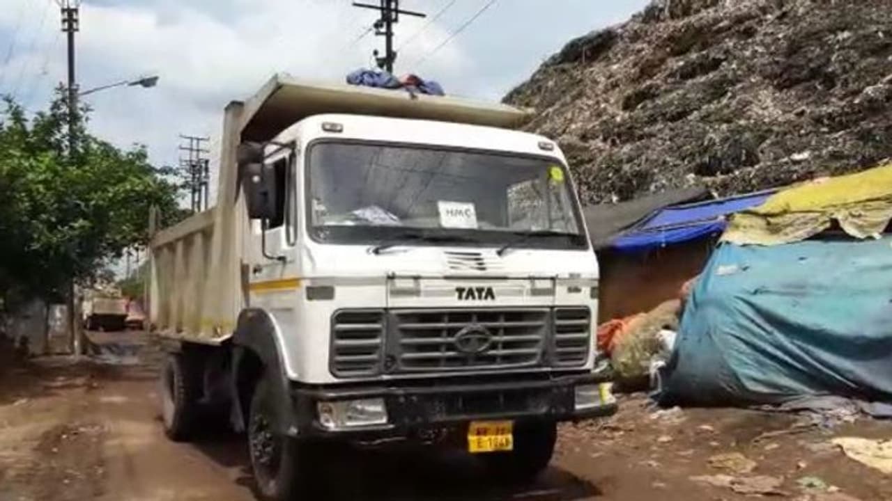 হাওড়ায় অভিনব উদ্যোগ,এবার থেকে সবার ঘরে থাকবে নীলু ও পচু