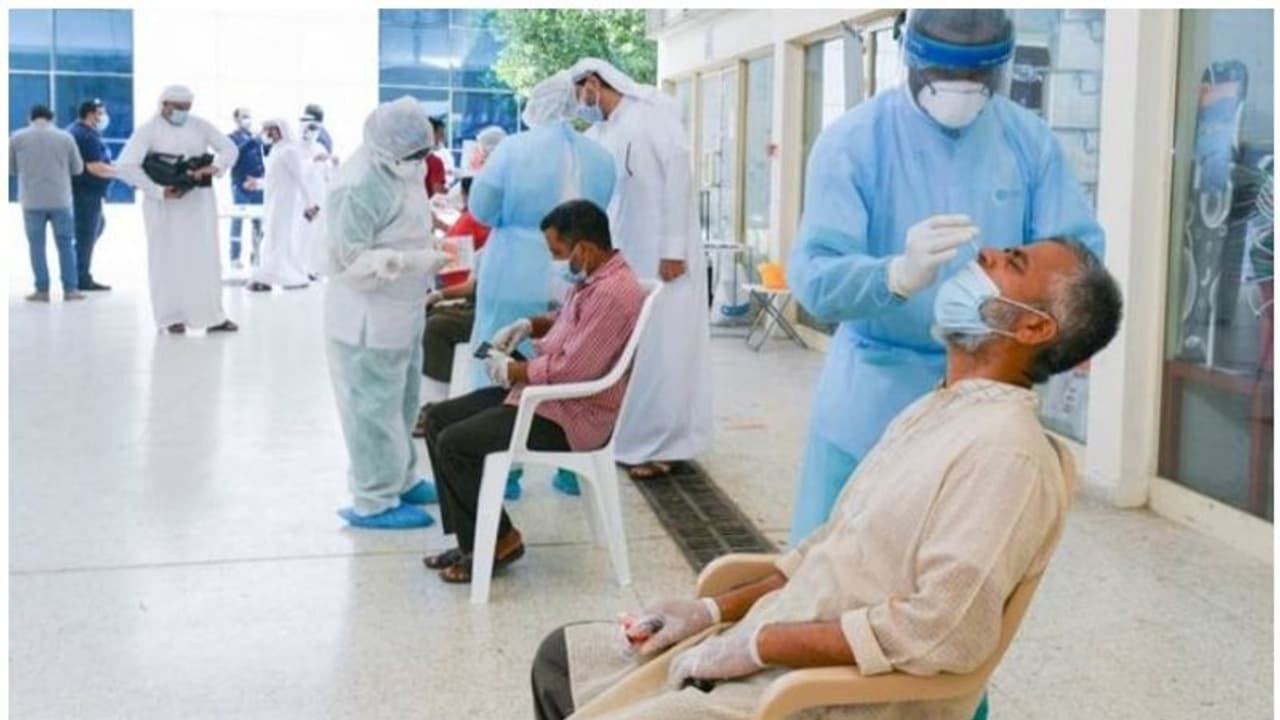 അബുദാബി സ്കൂള് അധ്യാപകര്ക്കും ജീവനക്കാര്ക്കും രണ്ടാഴ്ച കൂടുമ്പോള് കൊവിഡ് പരിശോധന അബുദാബി സ്കൂള് അധ്യാപകര്ക്കും ജീവനക്കാര്ക്കും രണ്ടാഴ്ച കൂടുമ്പോള് കൊവിഡ് പരിശോധന