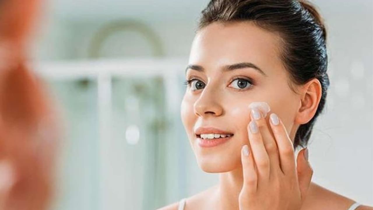 কোনও কসমেটিক্স প্রোডাক্টের ব্যবহার ছাড়াই জৌলুসহীন ত্বকের সমাধান, এই ঘরোয়া উপায়ে মিলবে উজ্জ্বল ত্বক