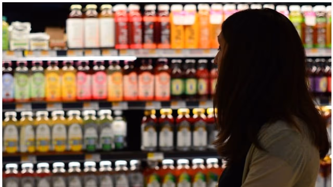 കൊവിഡ് സുരക്ഷാ നടപടികളില് വീഴ്ച; ദുബൈയില് 17 കടകള്ക്ക് പിഴ ചുമത്തി, 15 സ്ഥാപനങ്ങള്ക്ക് താക്കീത് കൊവിഡ് സുരക്ഷാ നടപടികളില് വീഴ്ച; ദുബൈയില് 17 കടകള്ക്ക് പിഴ ചുമത്തി, 15 സ്ഥാപനങ്ങള്ക്ക് താക്കീത്