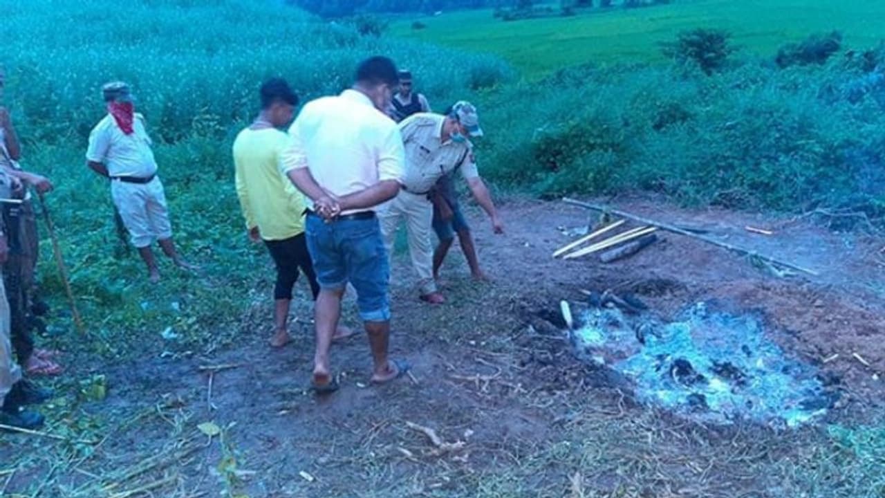 বাঙালি খুনে রাঙা দোকমোকায় ফের নির্মম 'ডাইনি শিকার', প্রতিবাদ করায় মাথা কাটা গেল শিক্ষকেরও