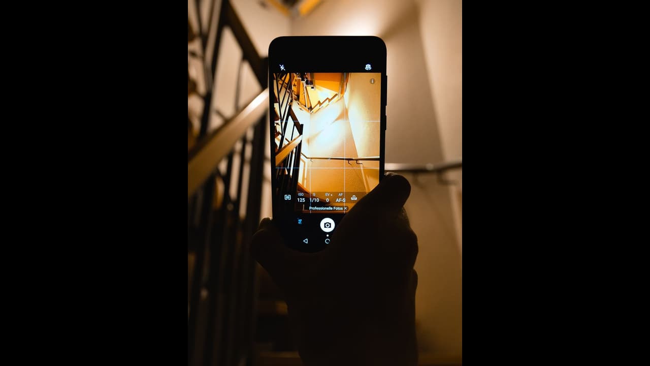 ഭാര്യമാരുമായുള്ള കിടപ്പറ രംഗങ്ങള്‍ ലൈവ് ചെയ്ത് ലക്ഷങ്ങള്‍ സമ്പാദിച്ചു; ഒടുവില്‍ യുവാവ് പെട്ടത് ഇങ്ങനെ.!