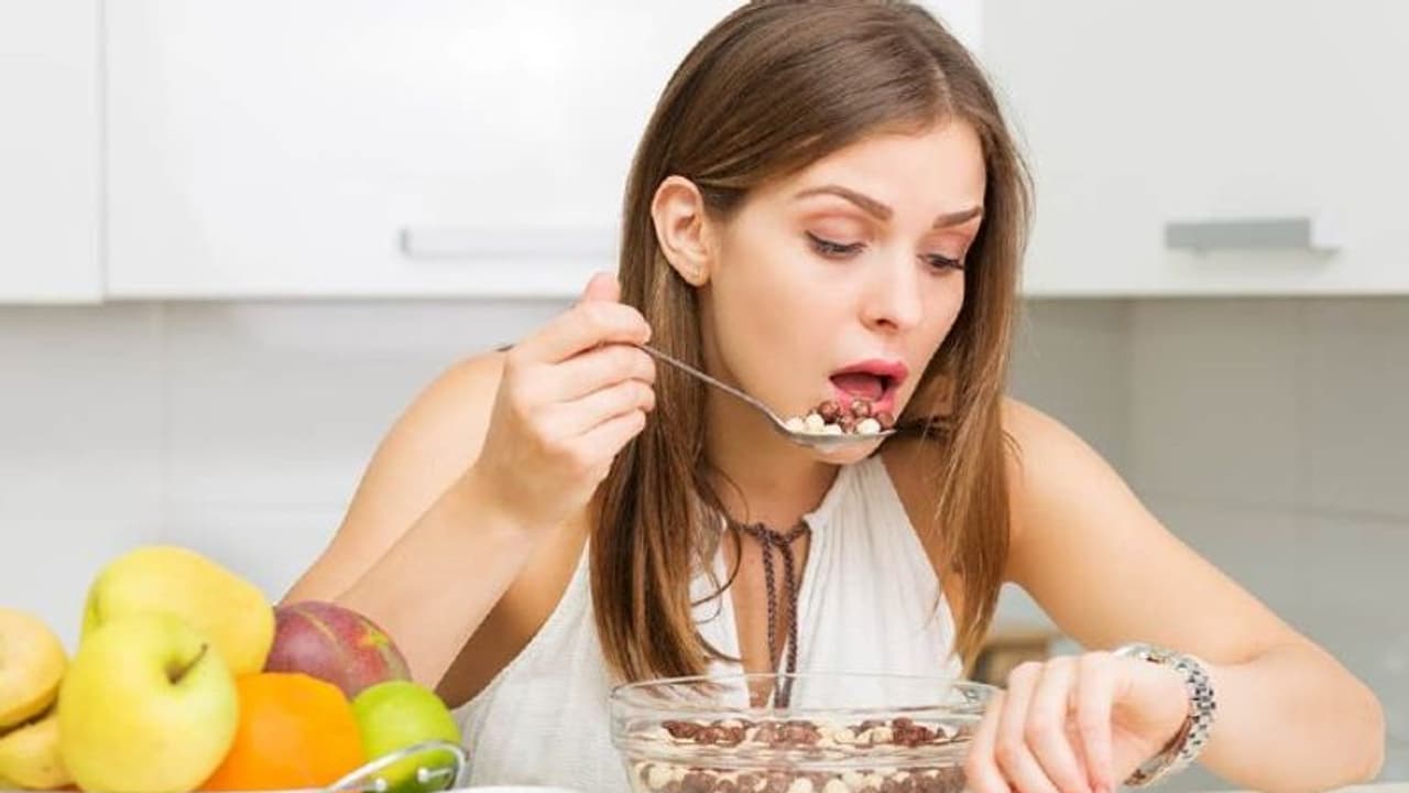 ഒരിക്കലും ഭക്ഷണം ധൃതിയില്‍ കഴിക്കരുത്; കാരണങ്ങള്‍ ഇവയാണ്...