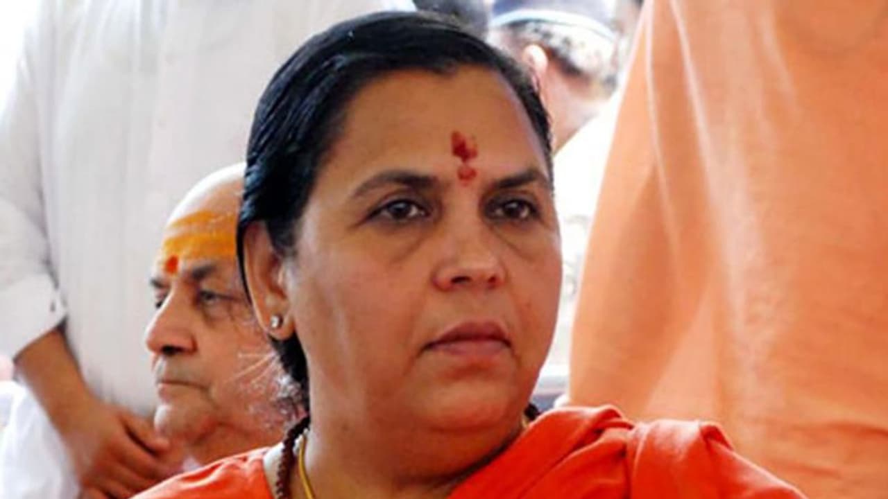 ഹത്റാസ് സംഭവം: യുവതിയുടെ കുടുംബത്തെ മാധ്യമങ്ങളെ കാണാൻ അനുവദിക്കണമെന്ന് ഉമാഭാരതി ഹത്റാസ് സംഭവം: യുവതിയുടെ കുടുംബത്തെ മാധ്യമങ്ങളെ കാണാൻ അനുവദിക്കണമെന്ന് ഉമാഭാരതി