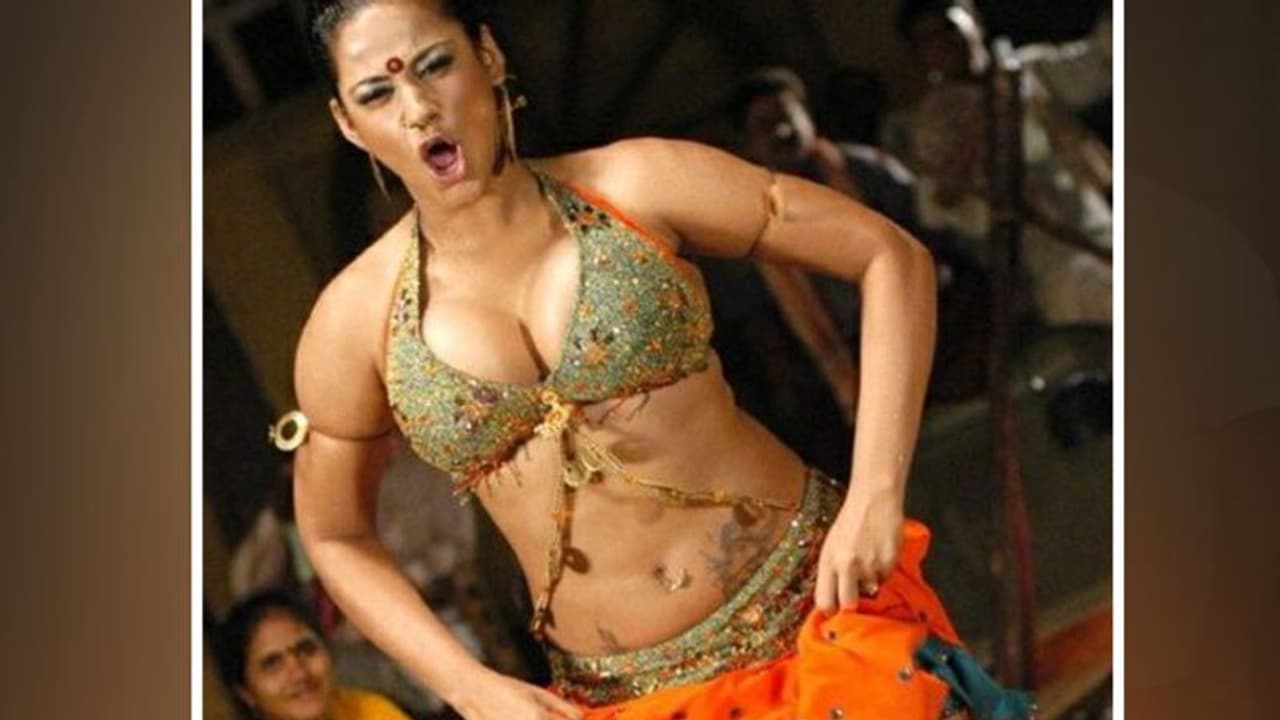 Cab driver who ferried Mumaith Khan to Goa faces accusations after actress lodges complaint Cab driver who ferried Mumaith Khan to Goa faces accusations after actress lodges complaint