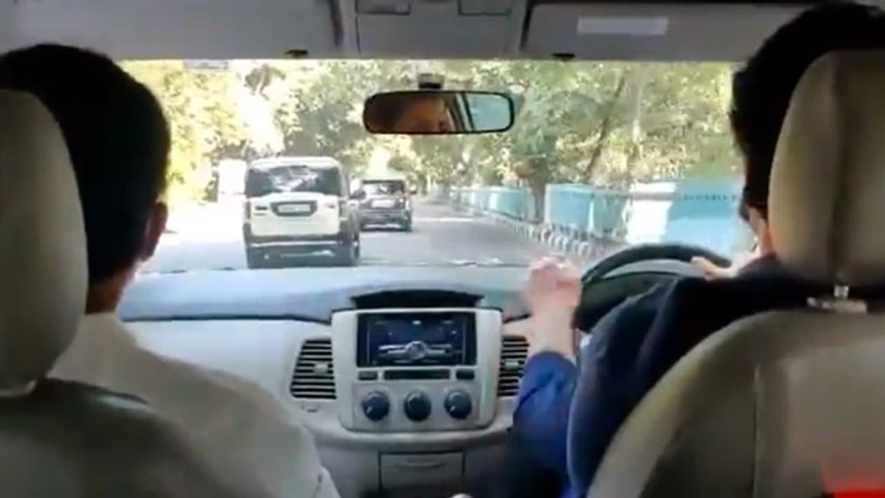 హత్రస్‌ బయల్దేరిన రాహుల్, ప్రియాంక: ఏ శక్తి అడ్డుకోలేదంటూ ట్వీట్