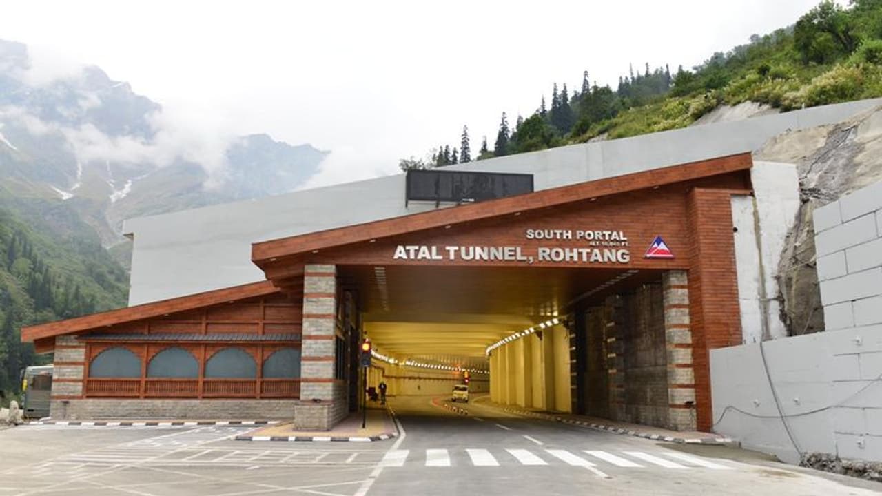 3 accidents in 3 days: Reckless motorists endanger lives in Atal Tunnel 3 accidents in 3 days: Reckless motorists endanger lives in Atal Tunnel