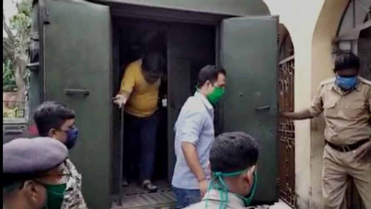 পিনকন চিটফান্ড মামলার রায় ঘোষণা, যাবজ্জীবন কারাদণ্ড সংস্থার কর্ণধার সহ আটজনের পিনকন চিটফান্ড মামলার রায় ঘোষণা, যাবজ্জীবন কারাদণ্ড সংস্থার কর্ণধার সহ আটজনের