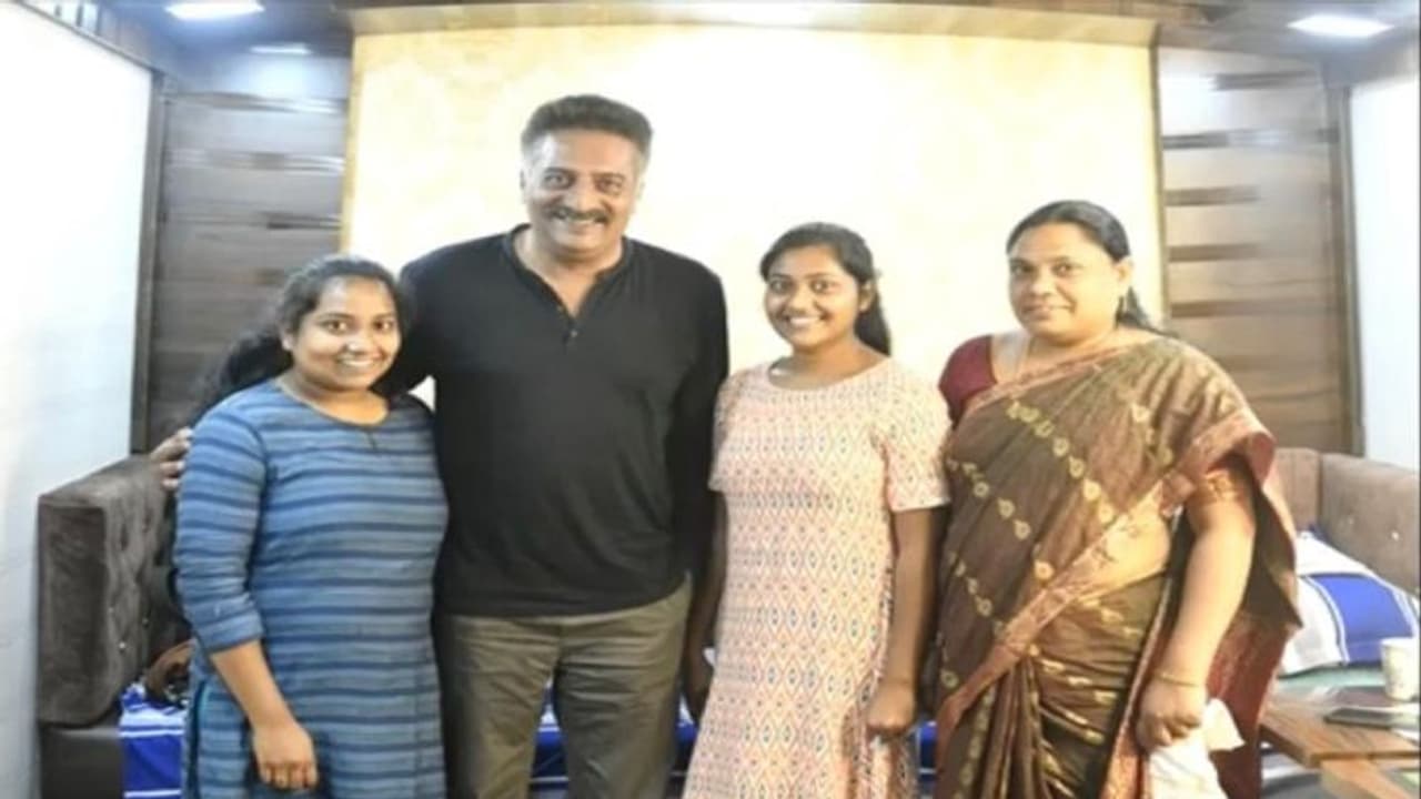 సోనూసూద్‌ దారిలో విలక్షణ నటుడు.. పేద విద్యార్థిని పాలిట ఆప‌ద్బాంధ‌వుడు