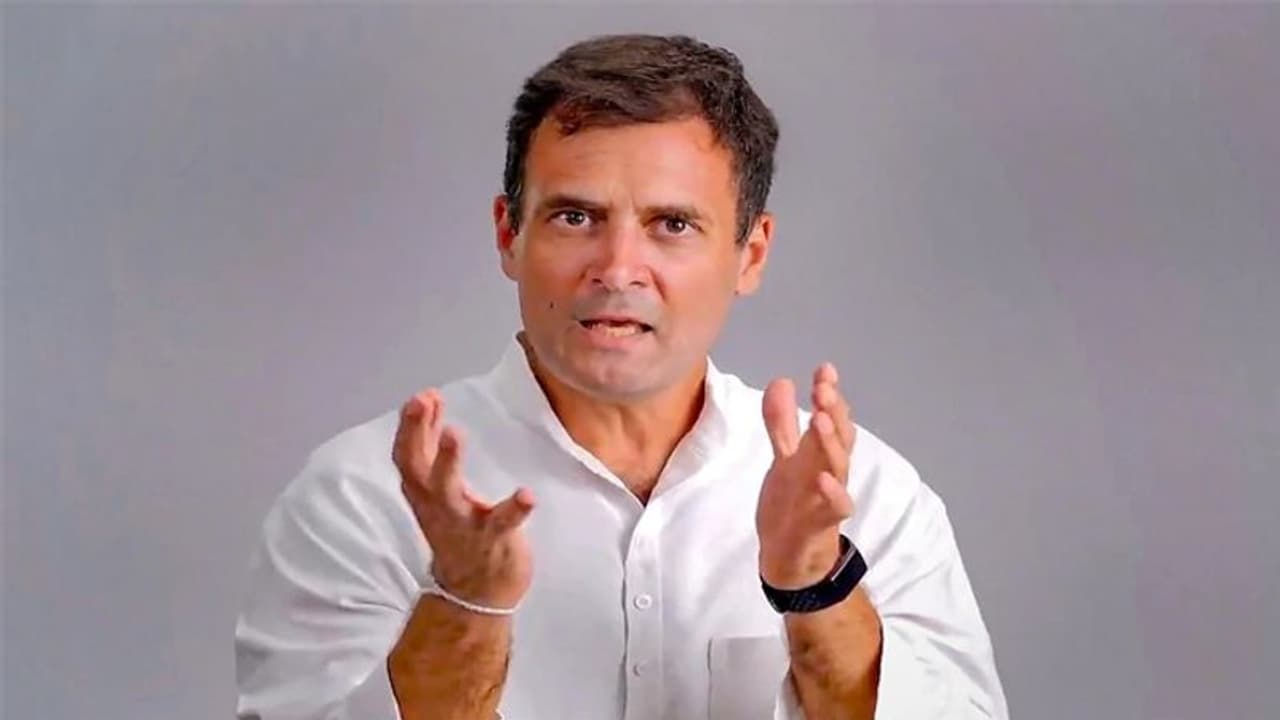 প্রধানমন্ত্রীকে নিশানা করে বিপাকে রাহুল, আসরে নামলেন কেন্দ্রীয় দুই মন্ত্রী